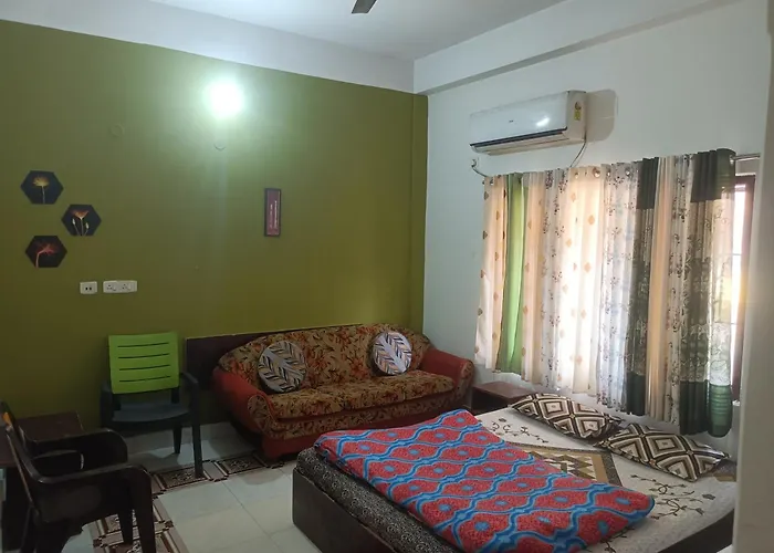 Riverbank Guesthouse With Restaurant & Self Cooking Facility