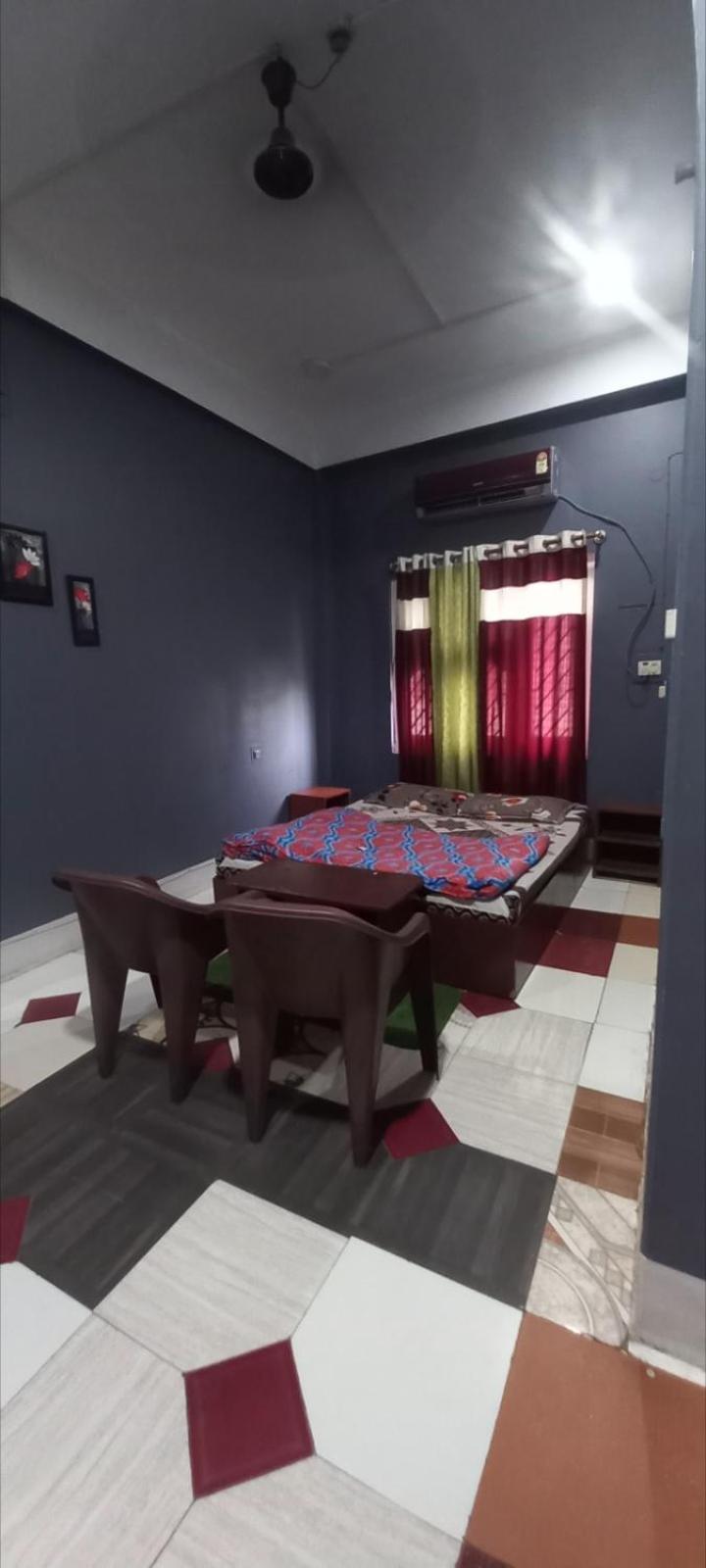 Riverbank With Restaurant & Self Cooking Facility Homestay Guwahati